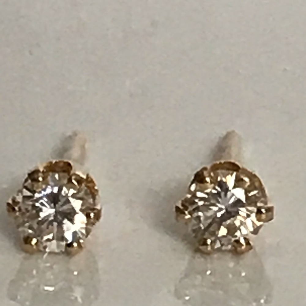 14k NATURAL NEAR PERFECT DIAMOND STUD EARRINGS - Picture 5 of 8
